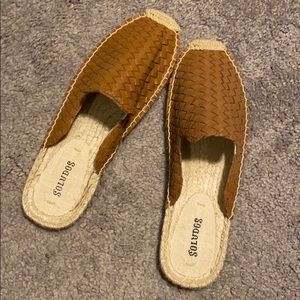 NEW - Soludos Woven Leather Mules